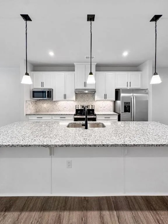 Building Photo - Galil Townhouse