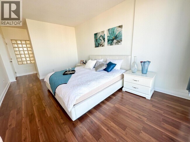 Photo du bâtiment - 6128 Patterson Ave