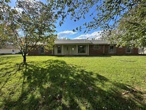 Building Photo - 341 Hickory Dr