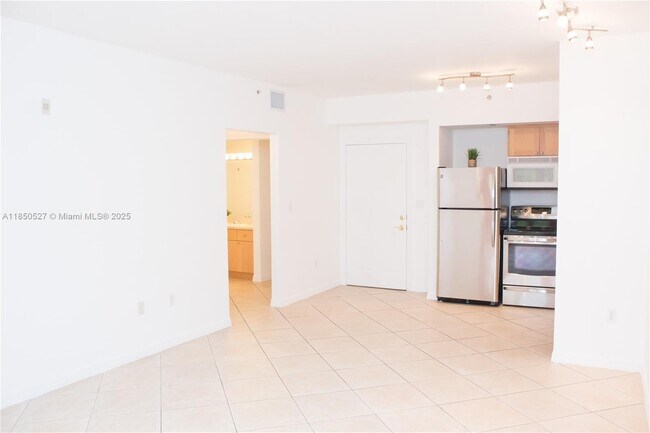 Building Photo - 2630 SW 28th St