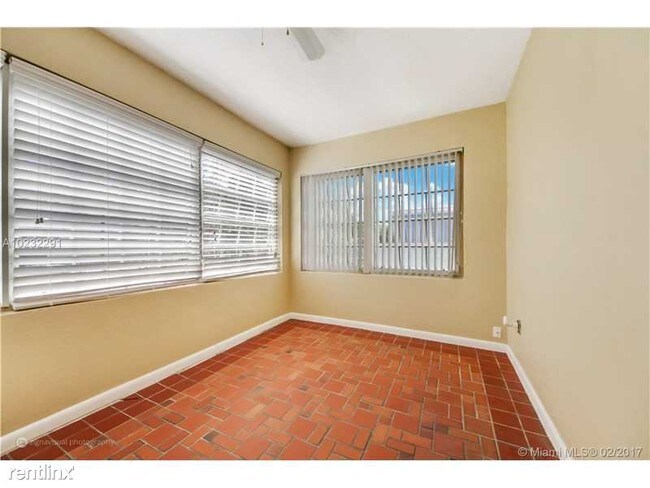 Building Photo - 1305 SW 19th St