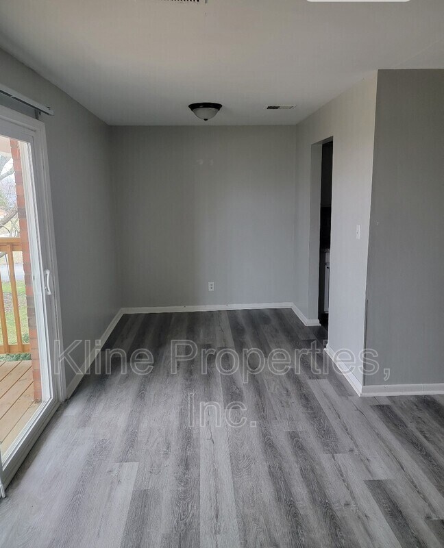 628 Wooddale Terrace Unit Apt 2007, Greenwood, IN 46142 Condo for