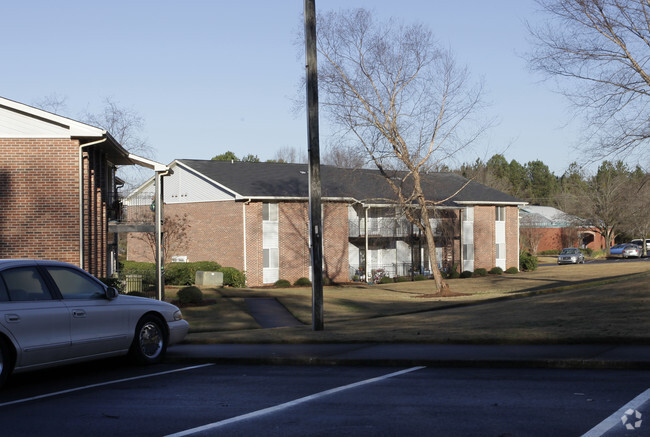 Building Photo - Forest View Apartments