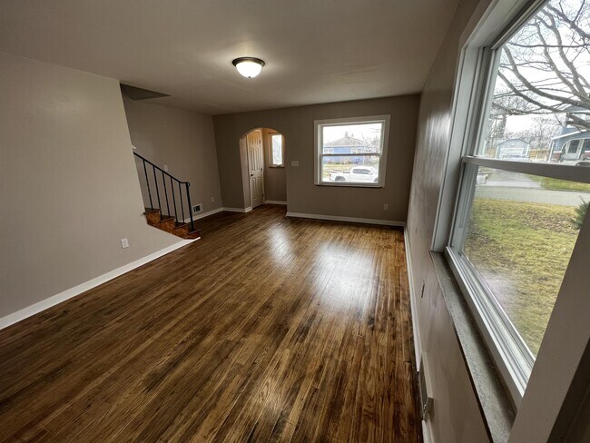 Building Photo - 104 N Brinker Ave