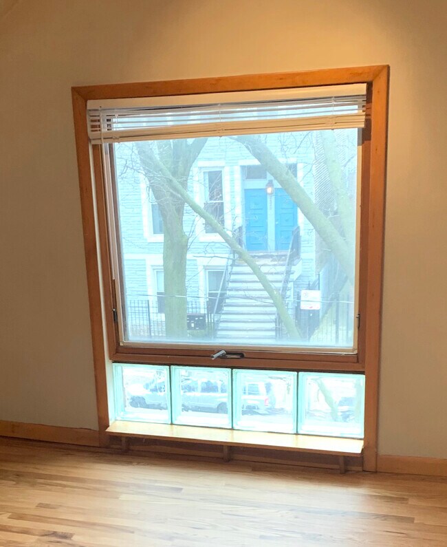 Foto del edificio - 2426 W Thomas St