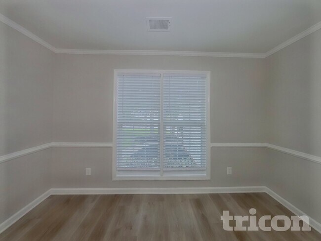Foto del edificio - 136 Tanners Mill Rd