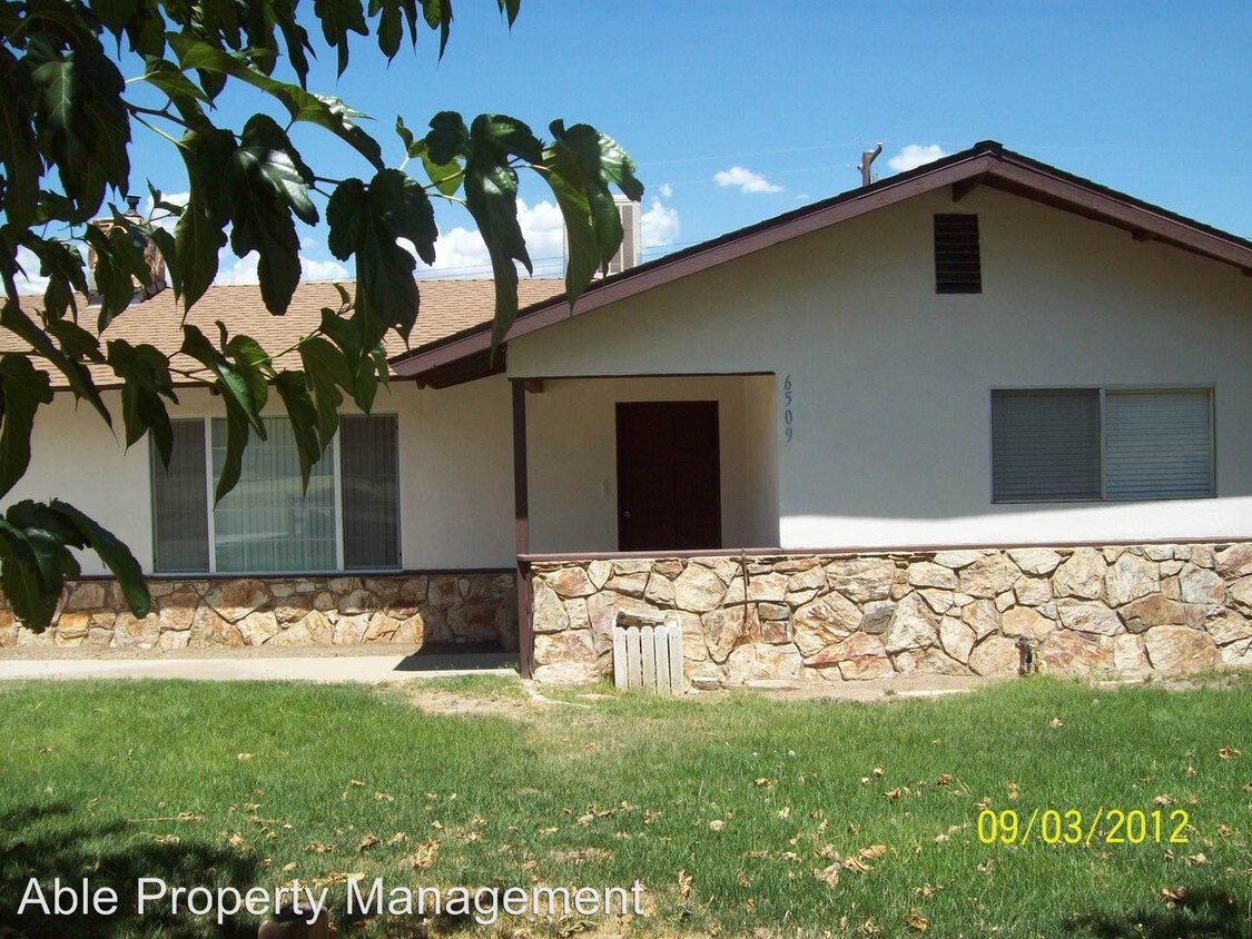 2 br, 1.5 bath House 6509 Laurel Ave House Rental in Lake Isabella