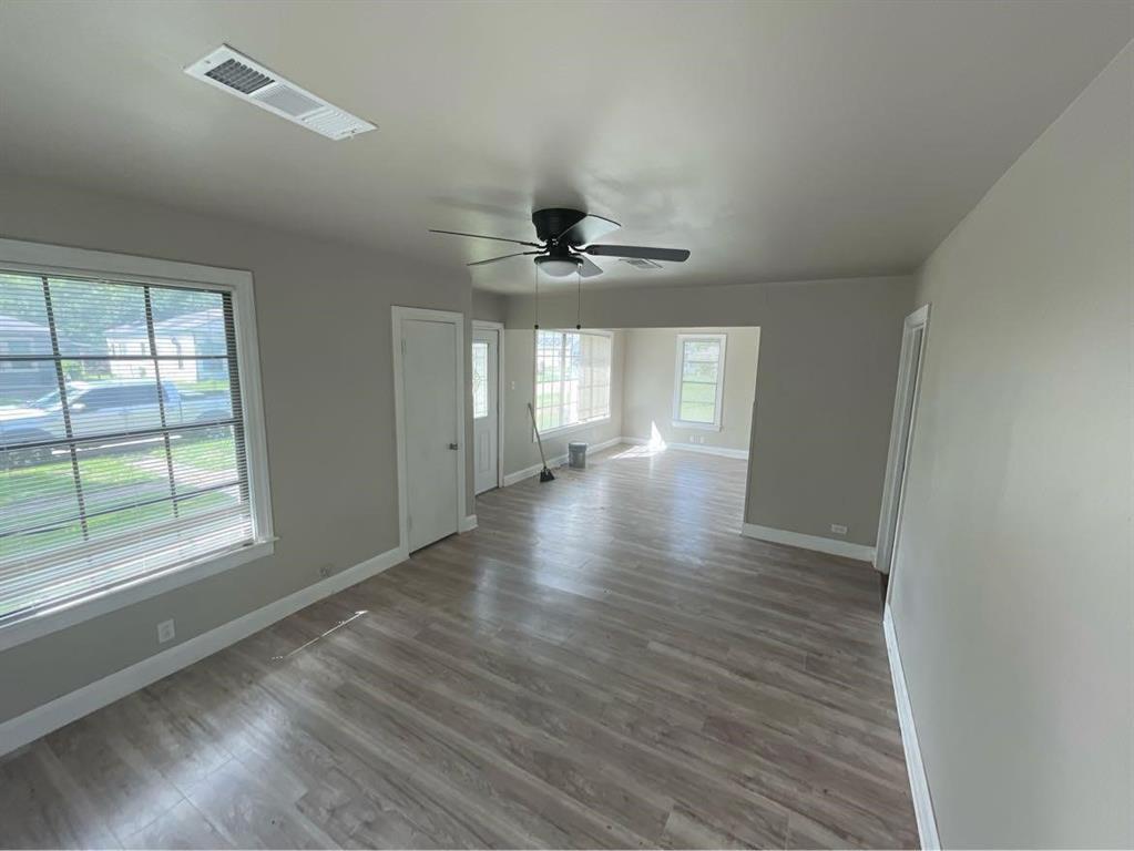 Foto principal - 1112 W 5th St