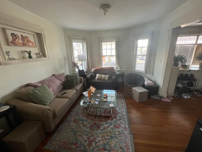 Building Photo - 84 Wallingford Rd