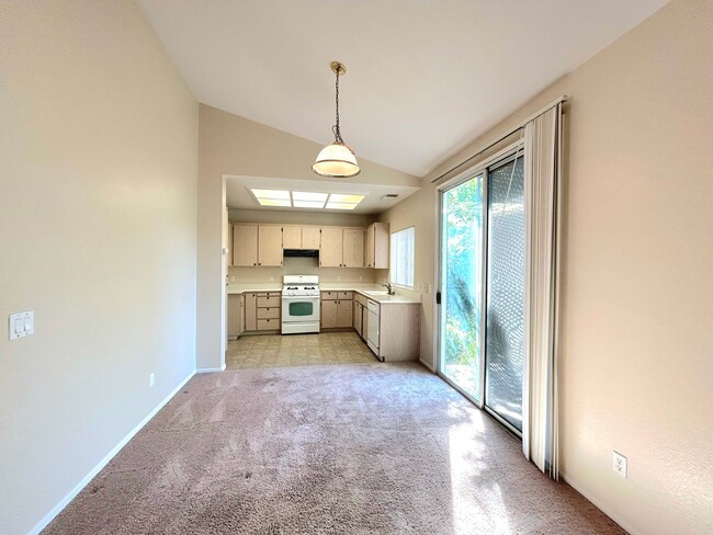 Building Photo - 9446 Laguna Pointe Way