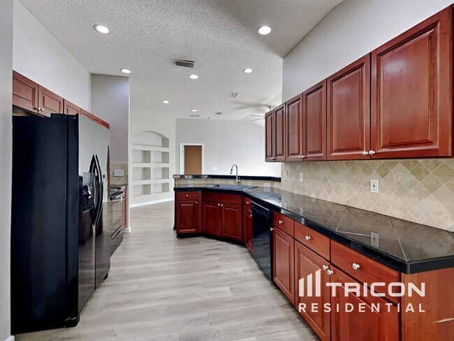 Foto del edificio - 378 Whisper Ridge Dr