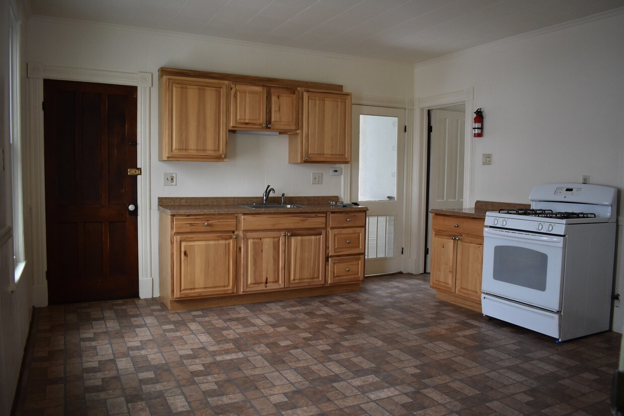 228 Brookside Ave, Amsterdam, NY 12010 Townhome Rentals in Amsterdam