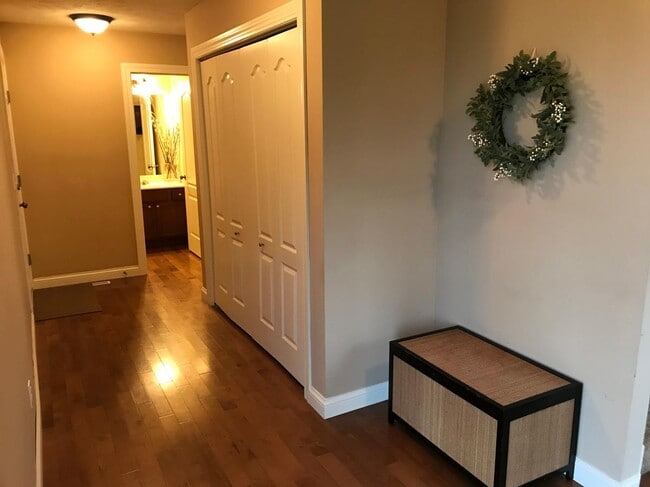 Building Photo - 7131 N Thomas Davis Dr