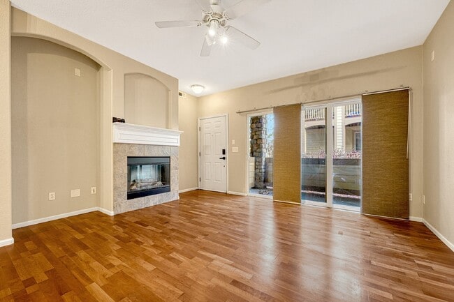Building Photo - $2,040.95, 2 bed, 2 bath Condo located in Aurora with Central AC and In Unit Laundry