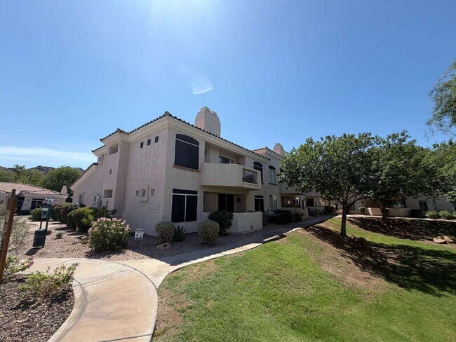 Foto del edificio - 1747 E Northern Ave