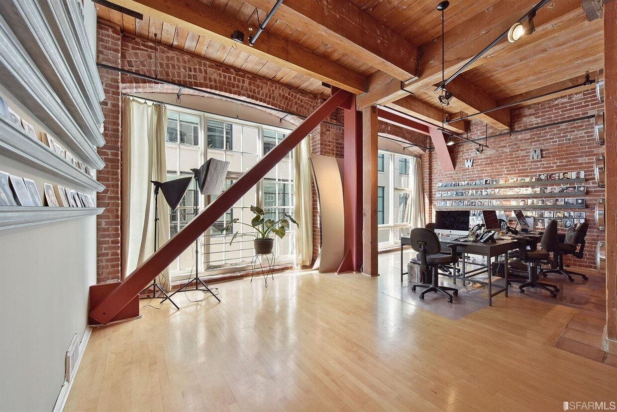 Primary Photo - 355 Bryant St