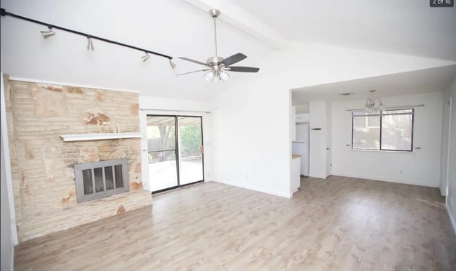 Building Photo - 2105 Cindy Ln