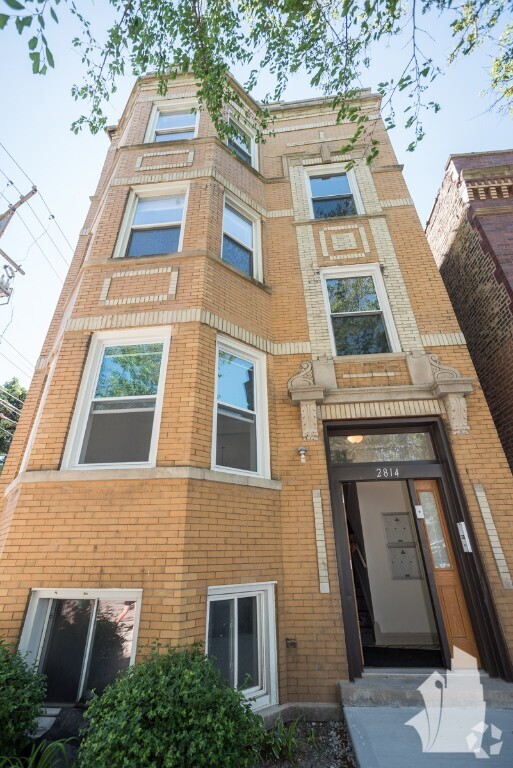 Building Photo - 2814 N Troy St