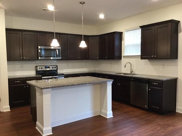Foto del edificio - 3039 Greenmont Cir