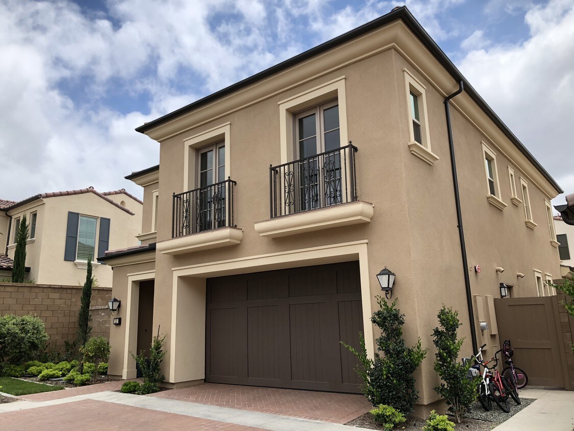 131 Gulfstream, Irvine, CA 92620 Townhome Rentals in Irvine CA