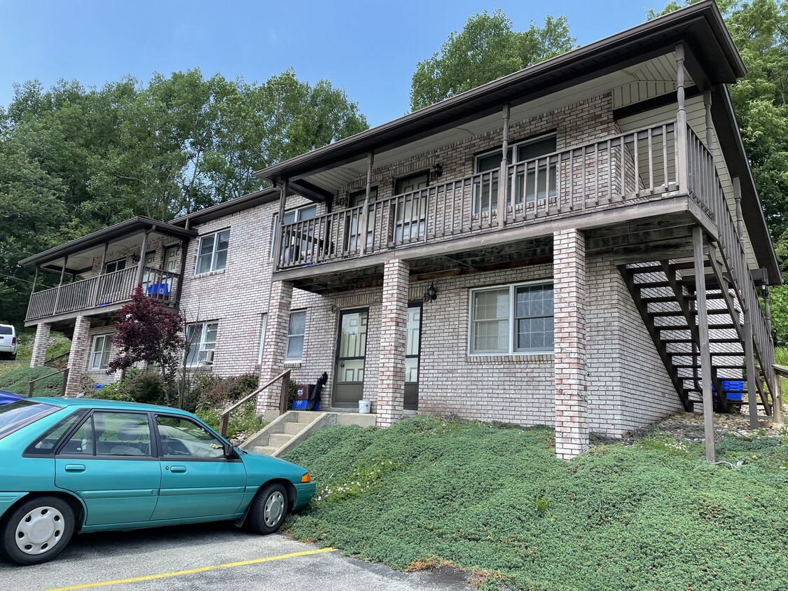 Primary Photo - 255 Elkin Ave