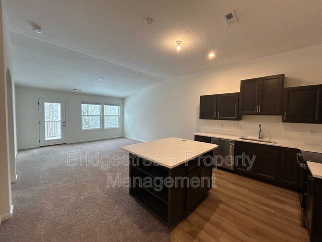 Foto del edificio - 2752 Amberwood Lane