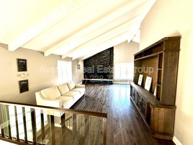Foto del edificio - 429 Staines Ct