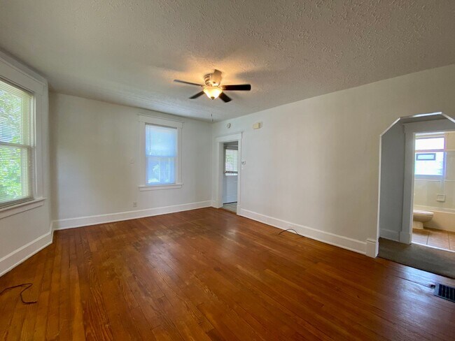 Building Photo - Charming 3 Bed/ 2 Bath in the Heart of Oakley Only $2675/mo!