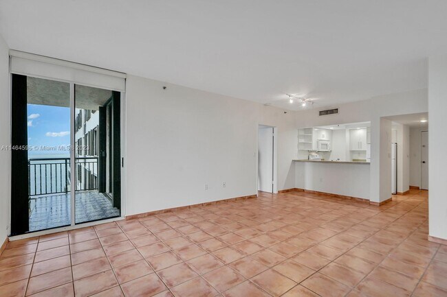 Building Photo - 540 Brickell Key Dr