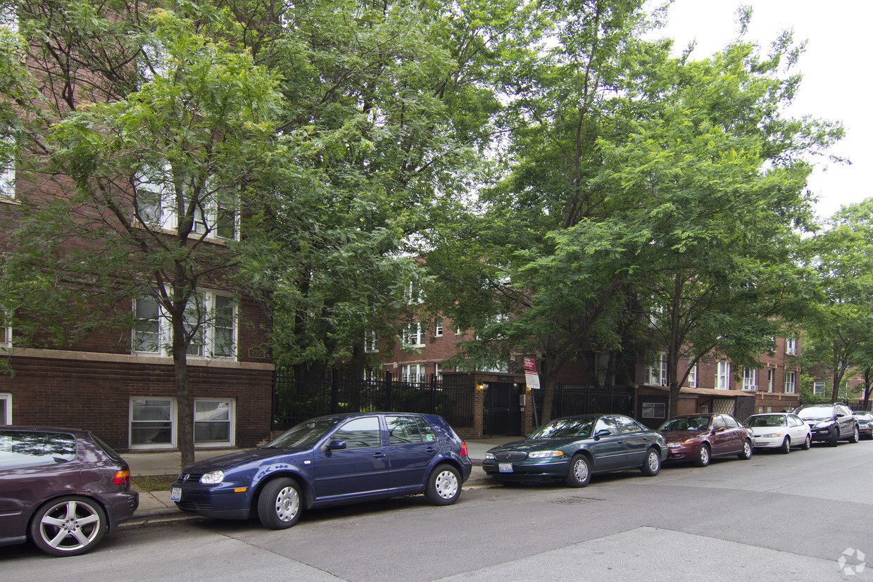 Building Photo - Racine Apartments