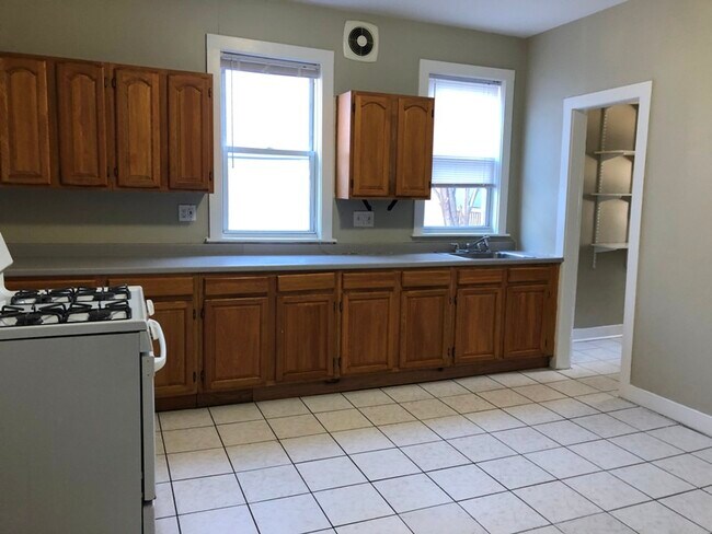 Building Photo - 67 Marlborough St