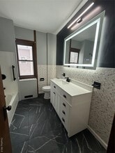 Building Photo - 173 Mansion St