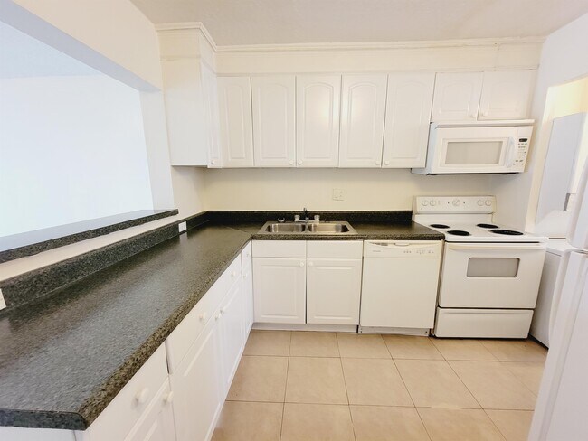 Foto del edificio - 8040 N Colony Cir