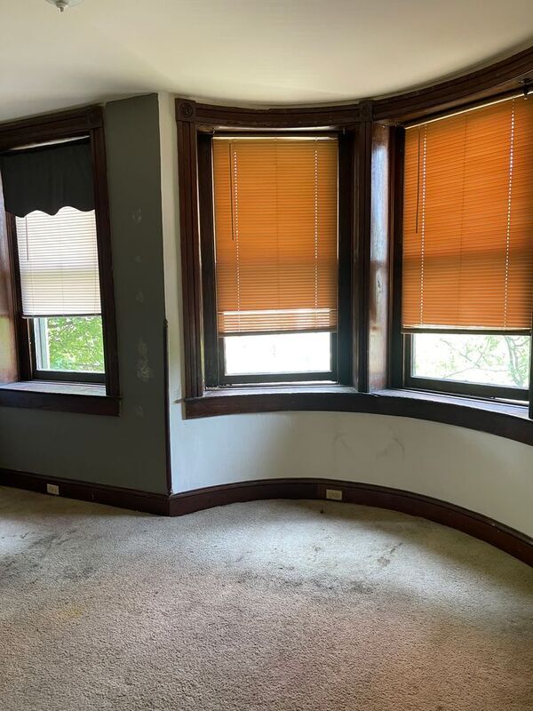 Foto del edificio - 221 E Preston St