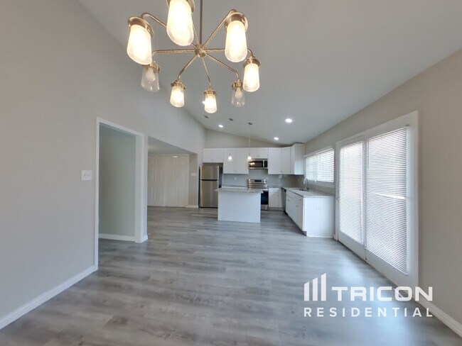 Building Photo - 496 Justice Dr