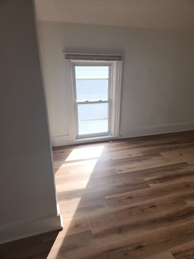 Foto del edificio - 264 N Jackson St