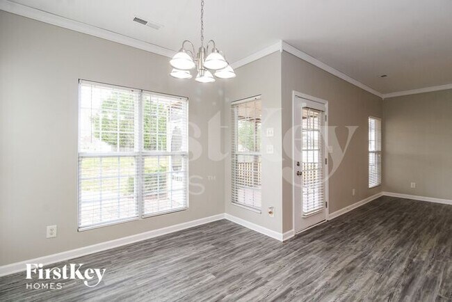 Building Photo - 1239 Hampton Park Dr