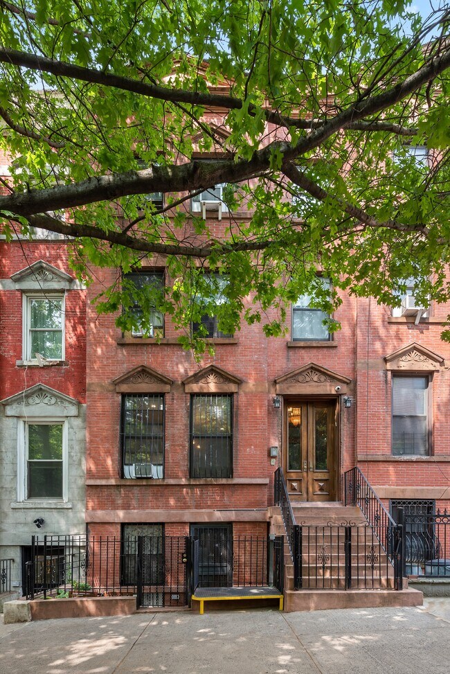 Building Photo - 227 Edgecombe Ave