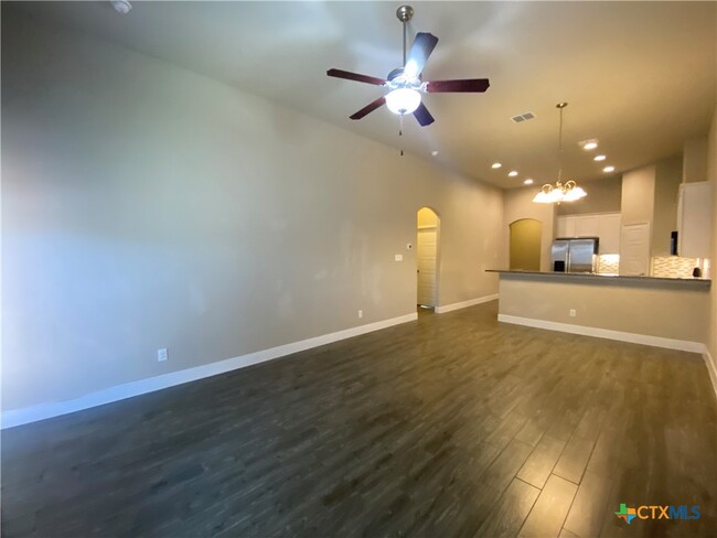 Building Photo - 1247 FM306