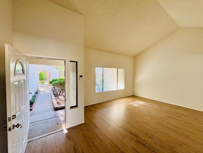 Building Photo - 36778 Spanish Broom Dr