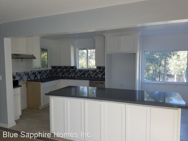 Foto del edificio - 3 br, 2 bath House - 607 Diablo Rd.