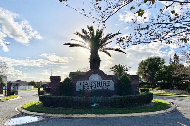 Foto del edificio - 1030 Adelphi Ln