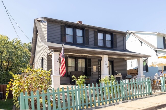 Building Photo - 308 W Main St