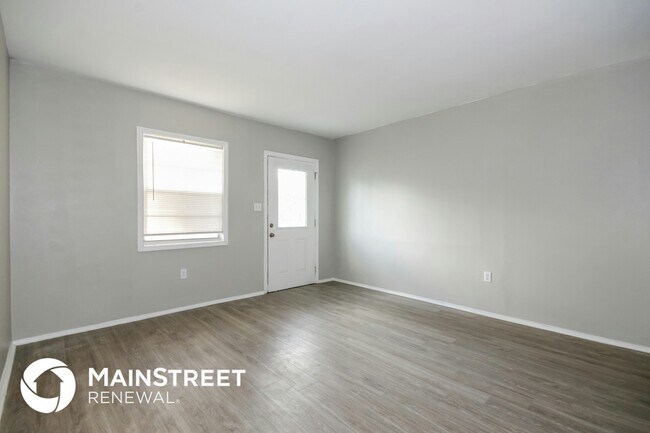 Foto del edificio - 6813 N Clearview Ave