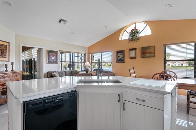 Foto del edificio - 7211 Sweet Bay Ct