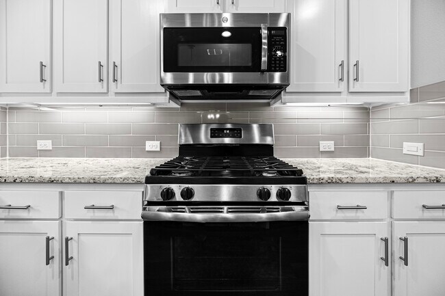 Foto del edificio - 1217 Pebblebrook Ln
