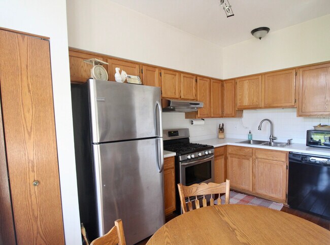 Building Photo - 1248 Whispering Hills Dr