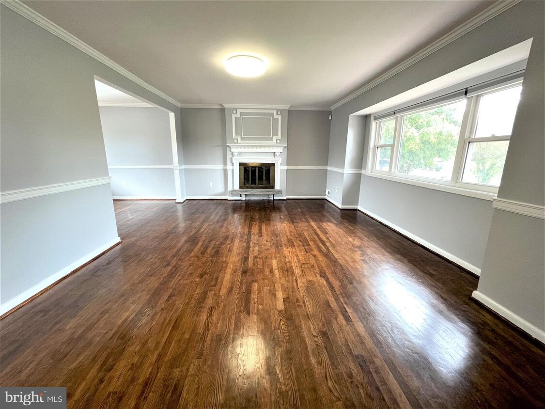 Primary Photo - 5808 Flaxton Pl