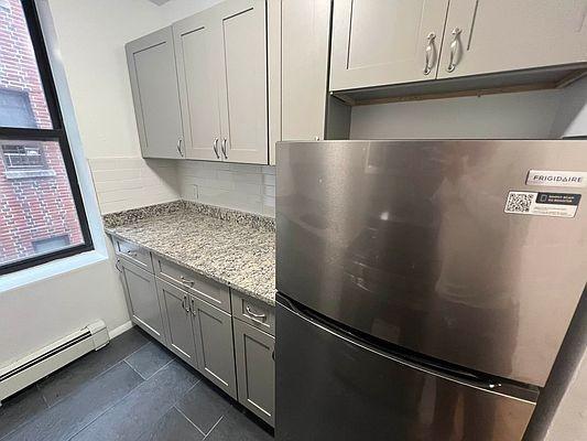 Building Photo - 2 bedroom in BRONX NY 10452