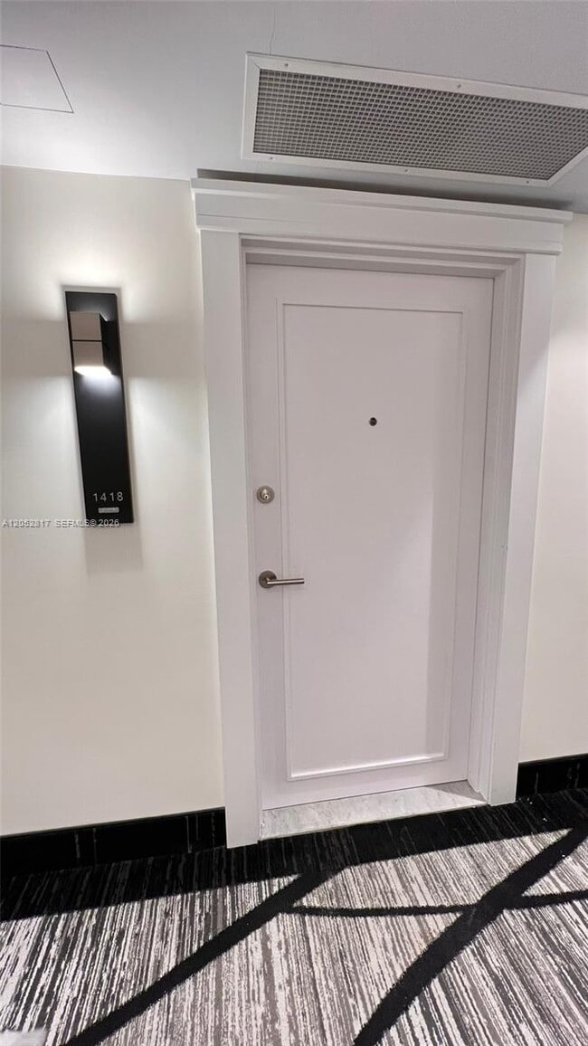 Foto del edificio - 3180 S Ocean Dr